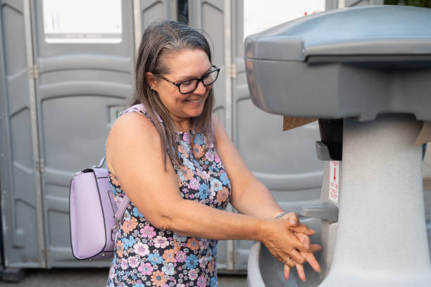 Best Portable restroom trailer rental  in Marion, IL